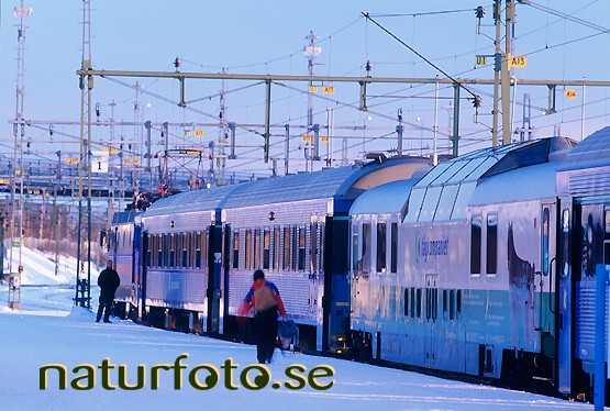 t�gstation, kiruna lappland - lapland bilder images kiruna 01032619 lappland t�gstation transportation railways t�g trains kommunikationer fordon vehicles winter vinter  