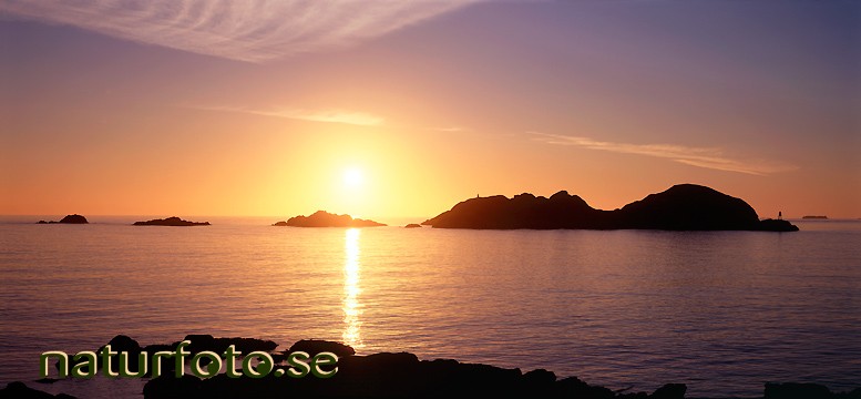 Midnattssol �ver havet, hovden, vester�len, b�, norge
norway  