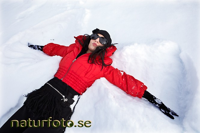 Kvinna g�r sn��ngel,   