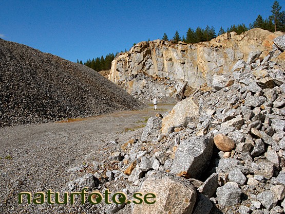 stenbrott, �rtr�sk, lappland - images bilder lapland gray grey gr� cuarry cuarries industri industries ingrepp interference envionment milj� block stones �rtr�sk lappland stenbrott 09071749 environments geologi geology geomorfologi geomorfology stenar boulders industry industrier intustries  