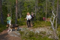familj vandrar i skogen 
ögeltjärns naturreservat
gullviks friluftsområde